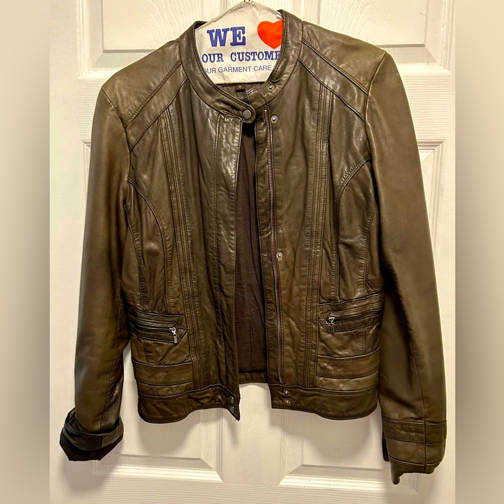 Like new! Cole Haan Genuine Leather Zip Front Leather Moto Jacket- Brown Size M